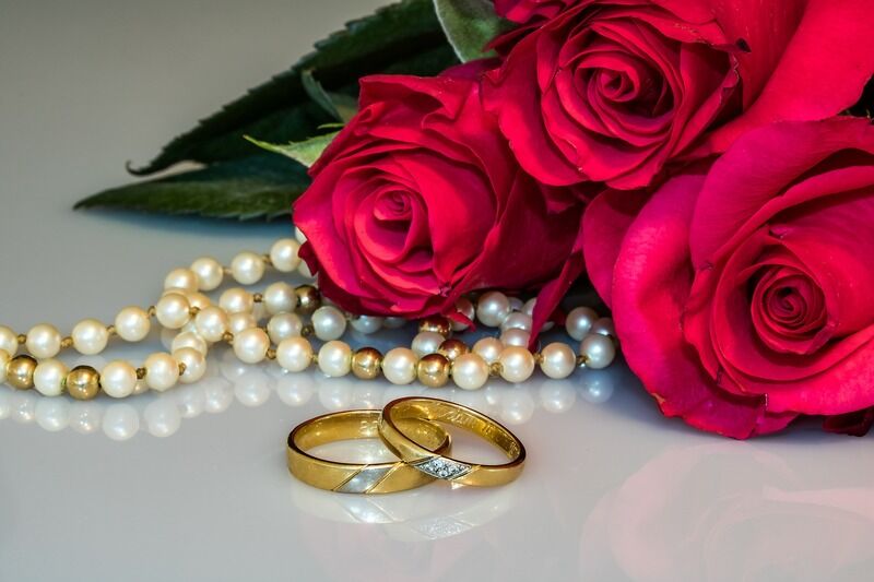 wedding-rings-2252438_1920
